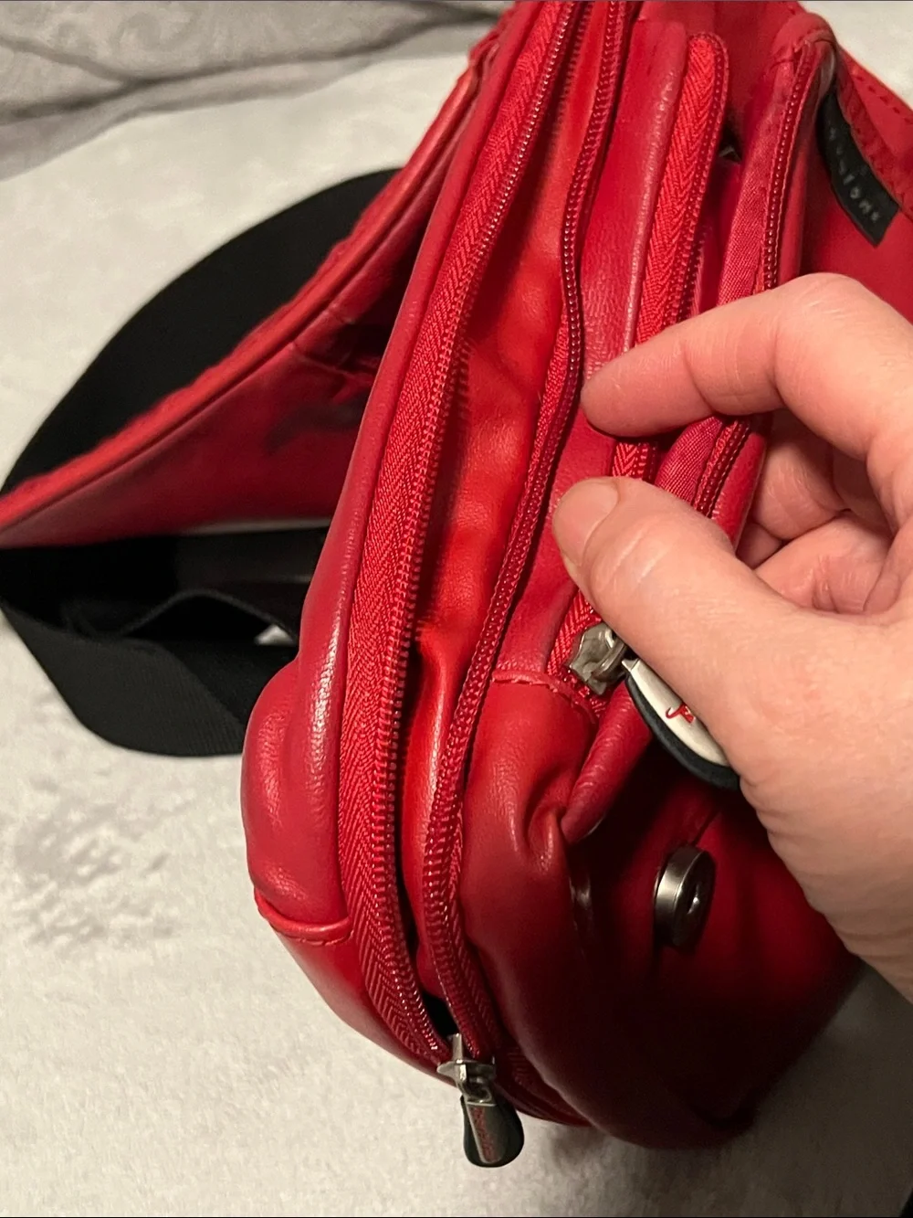Travelon Red Crossbody Travel Bag-EUC - Picture 12 of 12